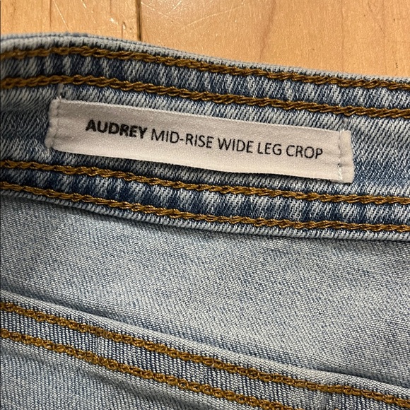 Tribal Jeans 4 Button Up Light Blue Audrey Midrise Wide Leg Crop Jeans - Picture 3 of 5